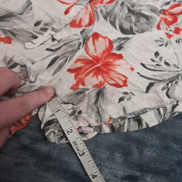 Daybreak Casual Floral Shorts! - Picture 5 of 6